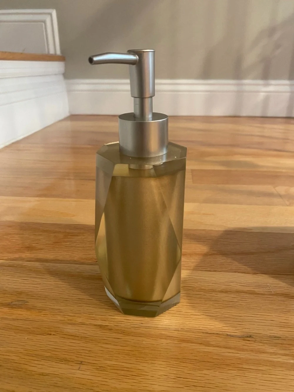 Neutral Gold Geometric Bathroom Set - Soap Dispenser and Tissue Cover